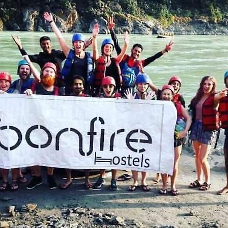 Bonfire Hostels Rishīkesh Екстериор снимка