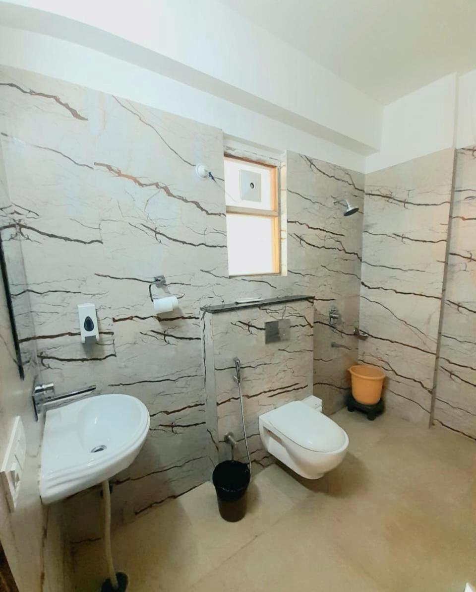Bonfire Hostels Rishīkesh Екстериор снимка