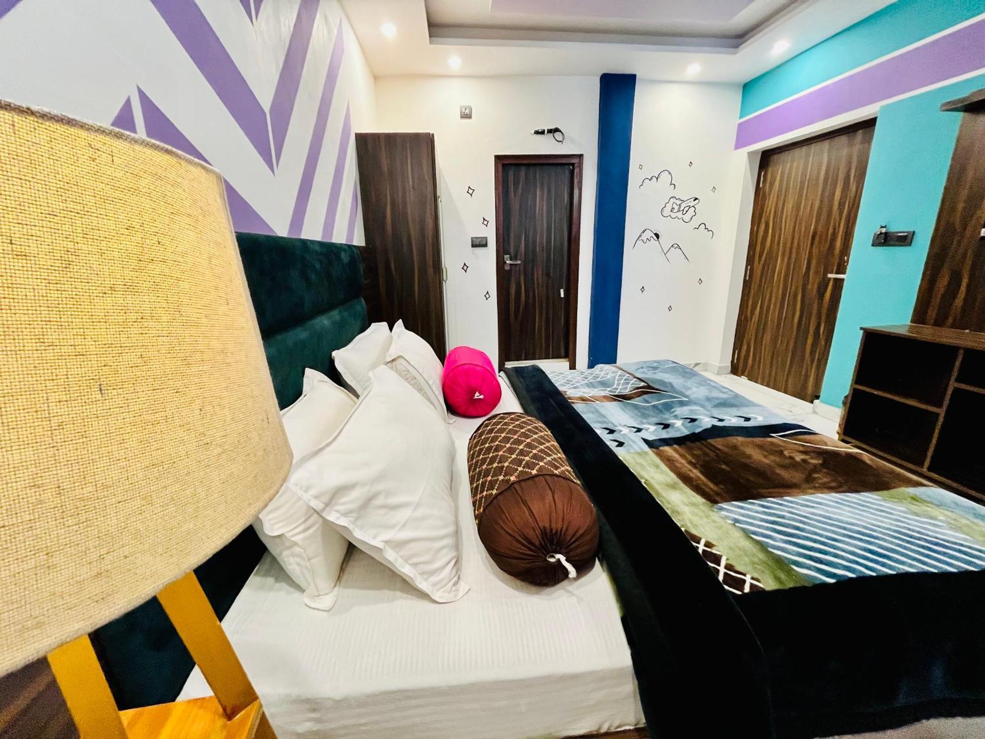 Bonfire Hostels Rishīkesh Екстериор снимка