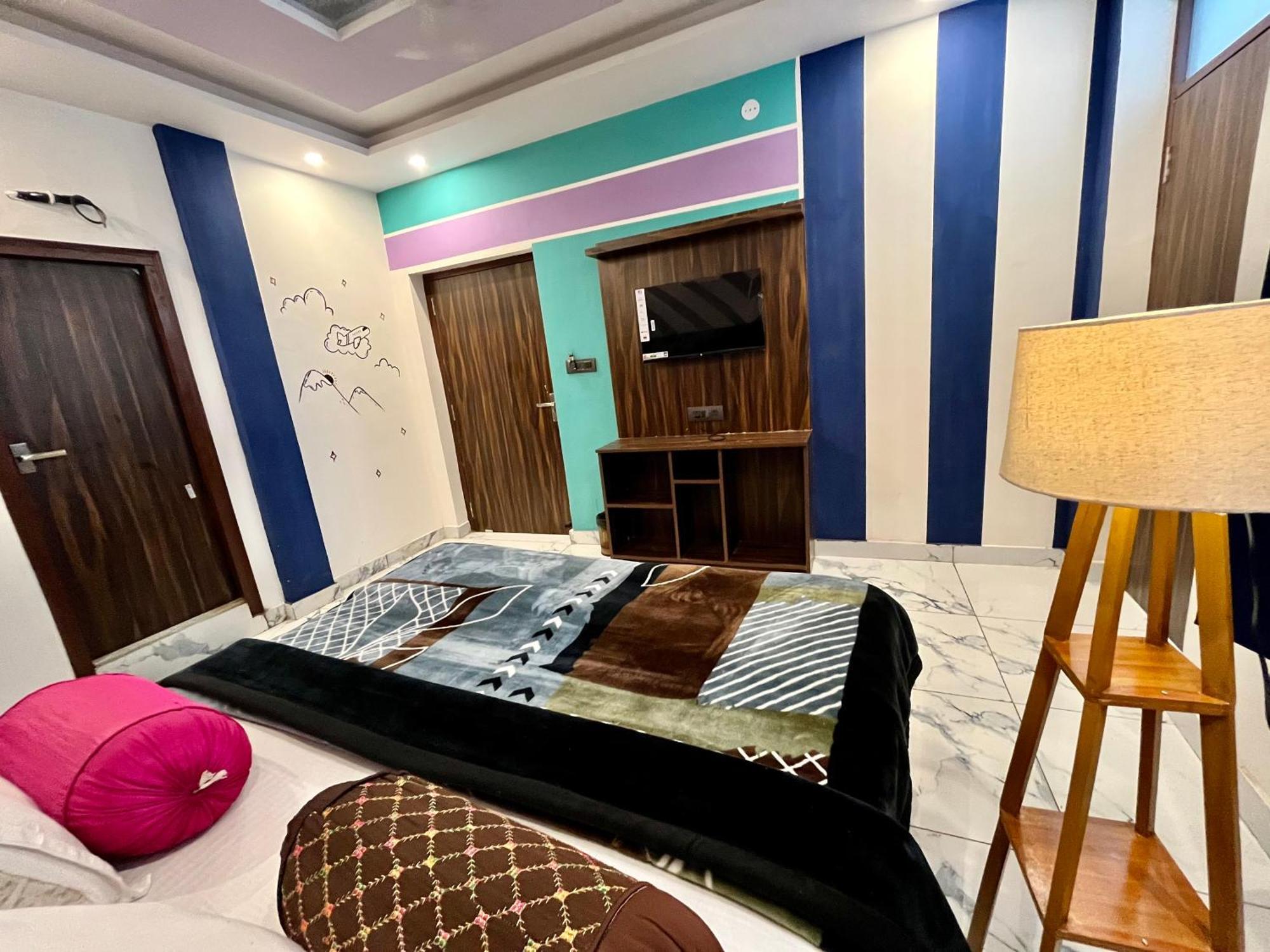 Bonfire Hostels Rishīkesh Екстериор снимка